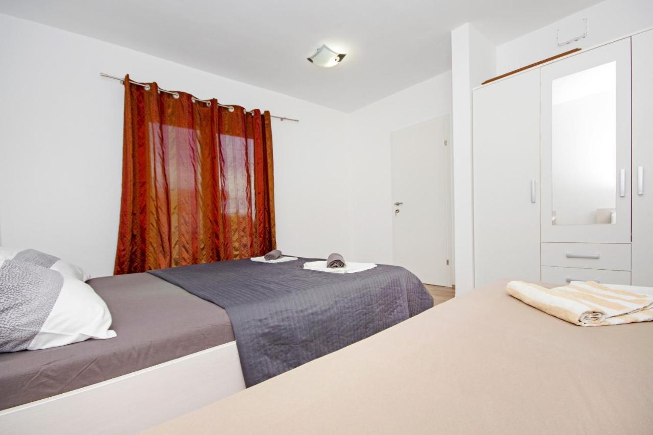 Apartmani Andrija Živogošće エクステリア 写真